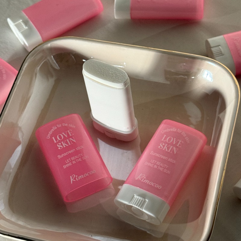 ضد آفتاب استیکی لاو اسکین